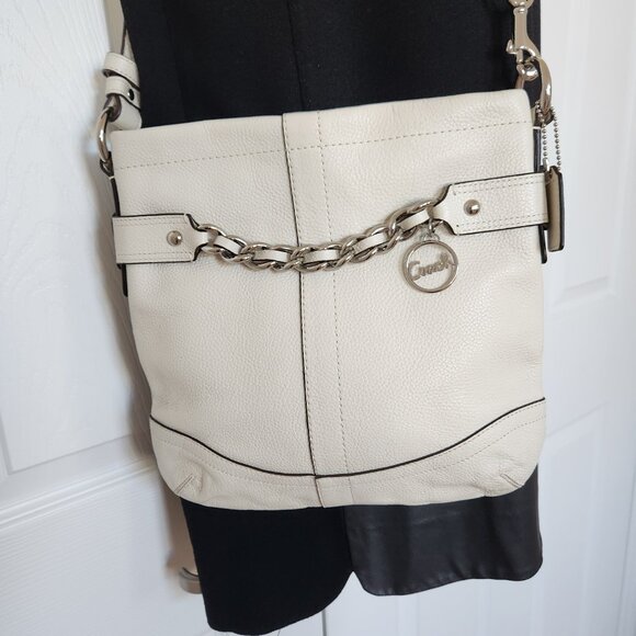 COACH WHITE PEBBLED LEATHER CHAIN DUFFLE SHOULDER BAG D1280-F19722 - Picture 10 of 12